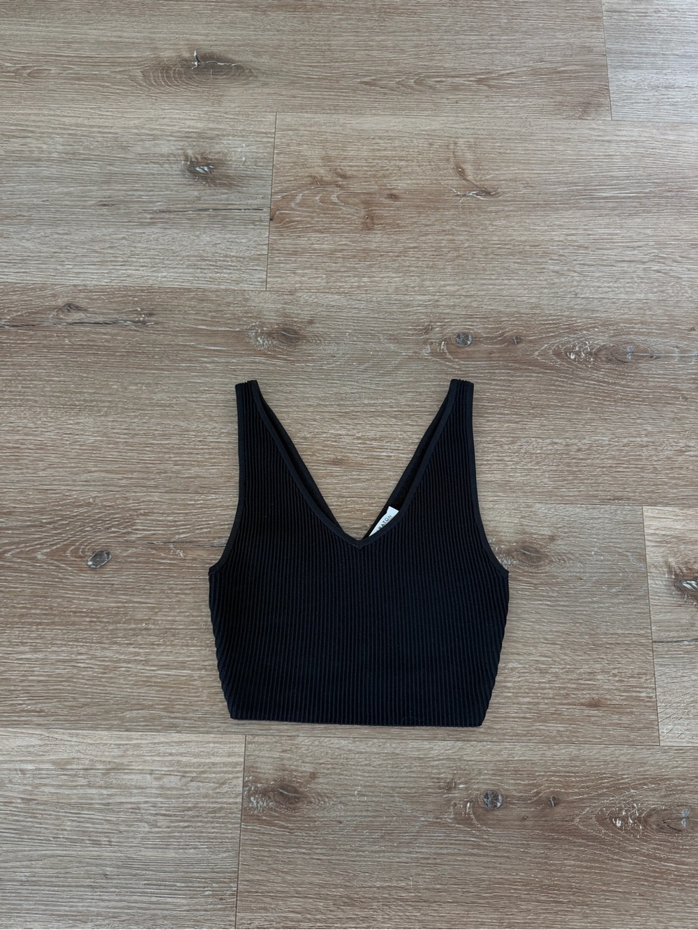Aritzia Black Ribbed V-Neck Crop Top